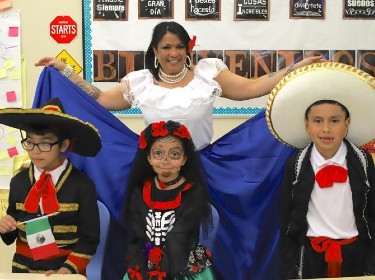  Festival participants dressed in cultural clothing from Mexico.
