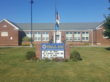  The front of the Jones Elementary School in Christiana, DE.